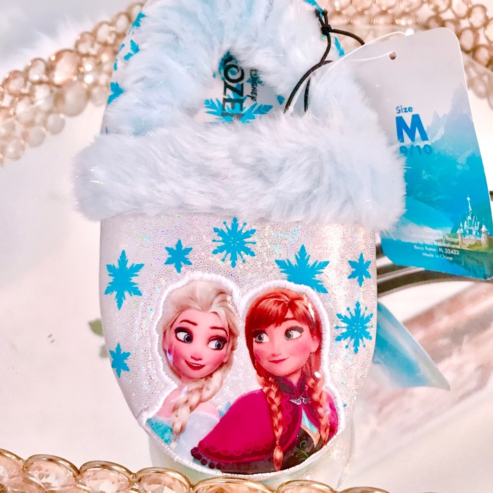 Disney Frozen Elsa Anna Faux Fur slipper size 9/10